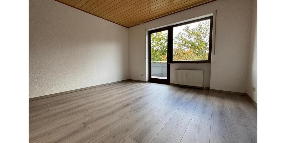 Erdgeschoßwohnung Bad Schwalbach - 4 Zimmer, 133 m&sup2;, 1.300&euro; | Angebot:26636099