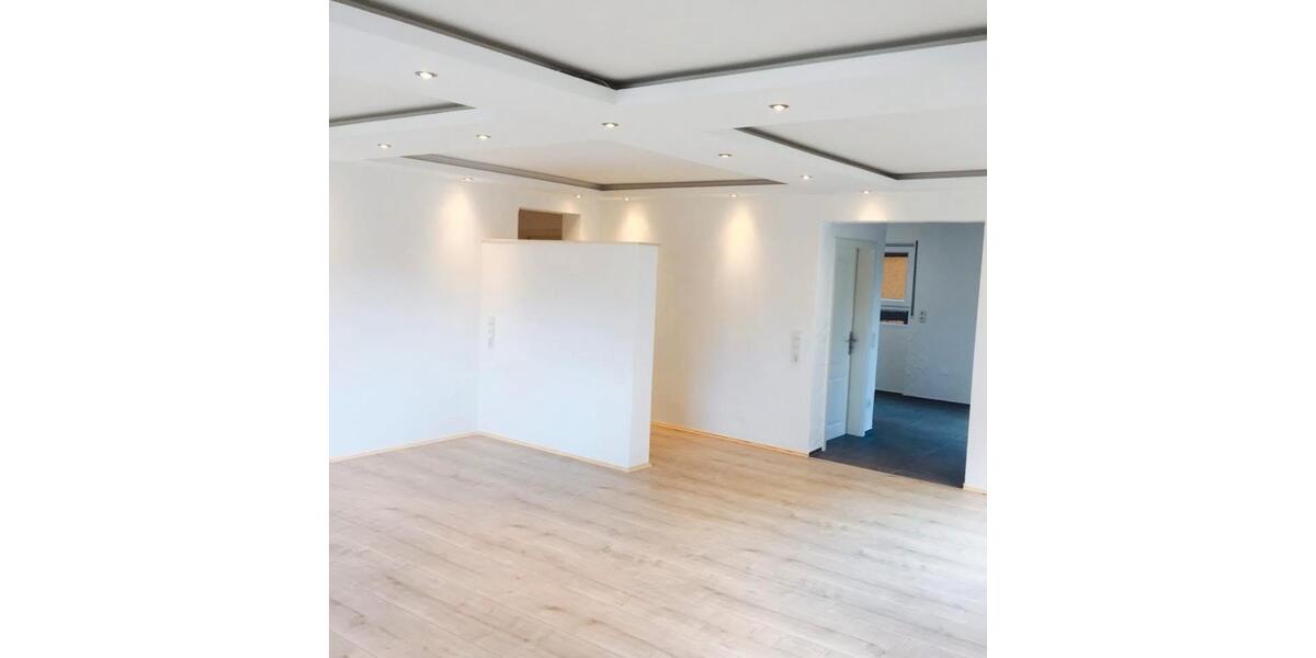 Etagenwohnung Dahn - 4 Zimmer, 140 m&sup2;, 1.120&euro; | Angebot:25716163