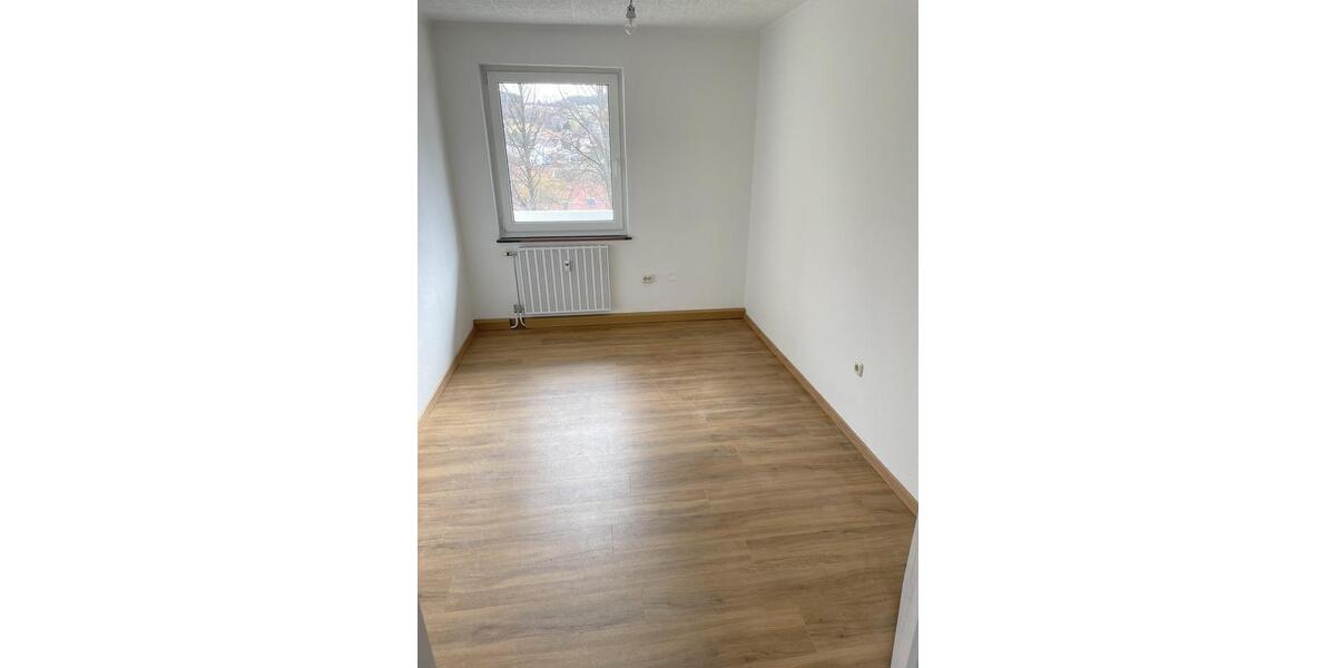 Erdgeschoßwohnung Oberviechtach - 4 Zimmer, 77 m&sup2;, 700&euro; | Angebot:26585909