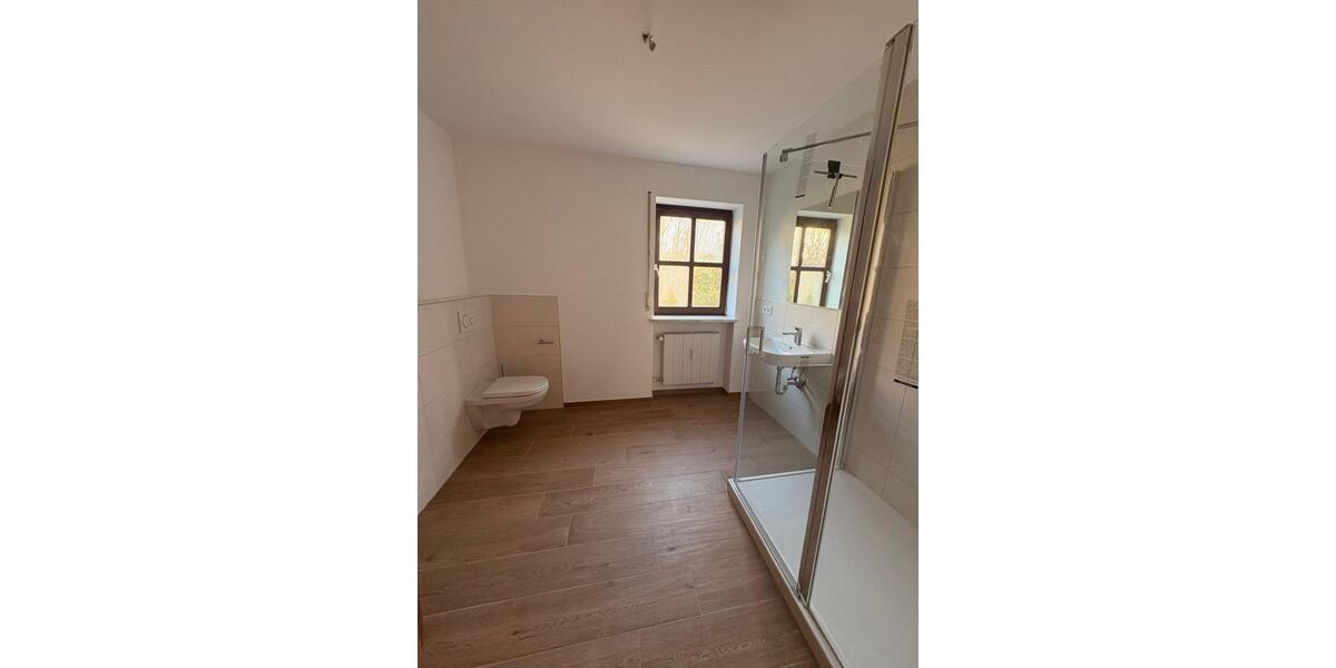 Terrassenwohnung Vilshofen an der Donau - 4 Zimmer, 125 m&sup2;, 2.000&euro; | Angebot:25898245