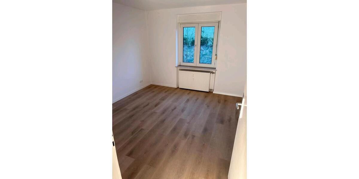 Erdgeschoßwohnung Hallschlag - 3 Zimmer, 60 m&sup2;, 450&euro; | Angebot:25811141