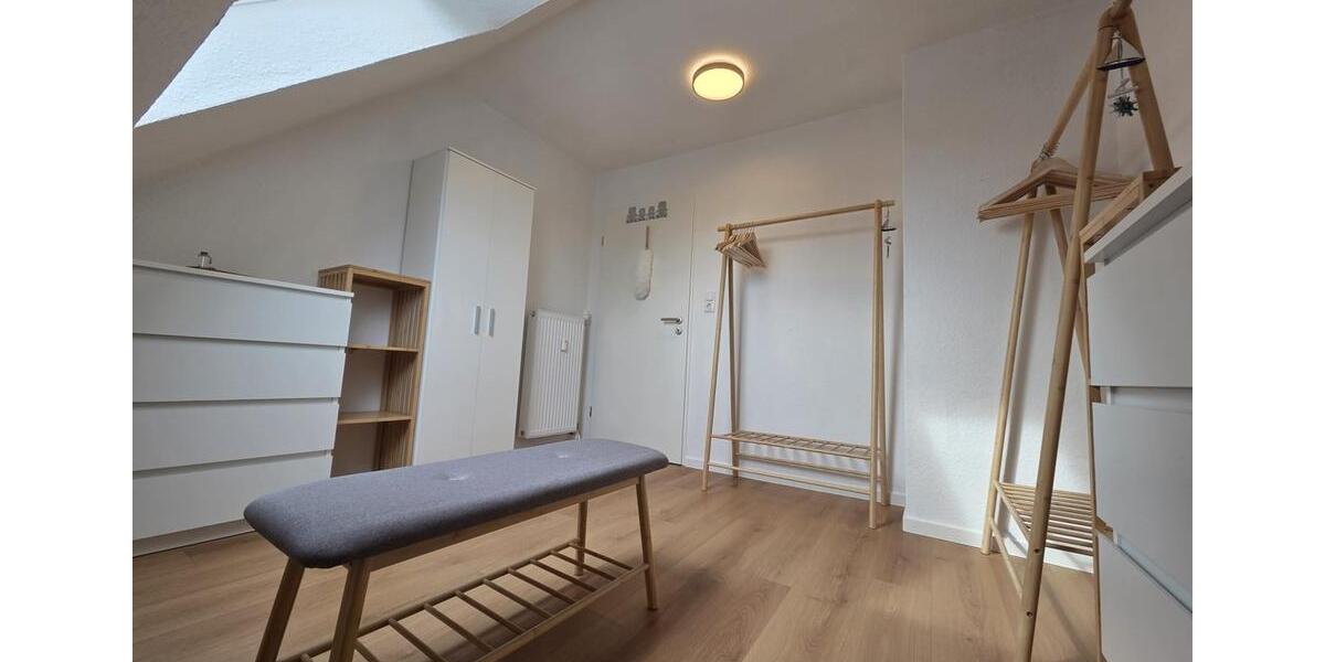 Dachgeschoßwohnung Esens - 4 Zimmer, 82 m&sup2;, 850&euro; | Angebot:26603409