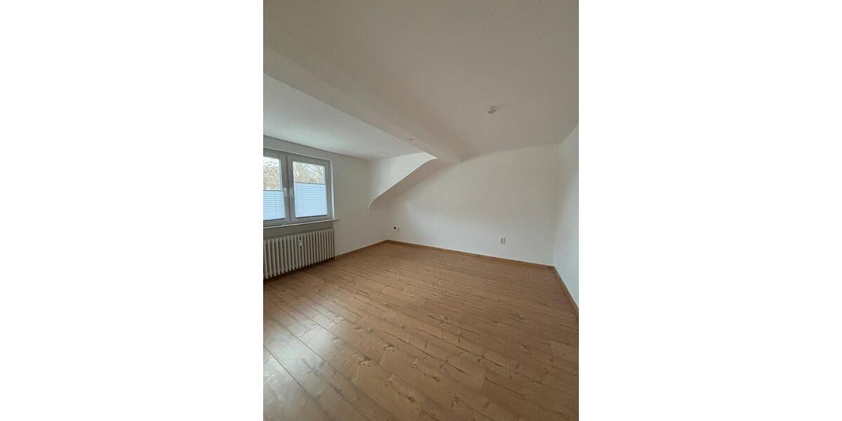 Erdgeschoßwohnung Geesthacht - 4 Zimmer, 96 m&sup2;, 1.350&euro; | Angebot:26482908