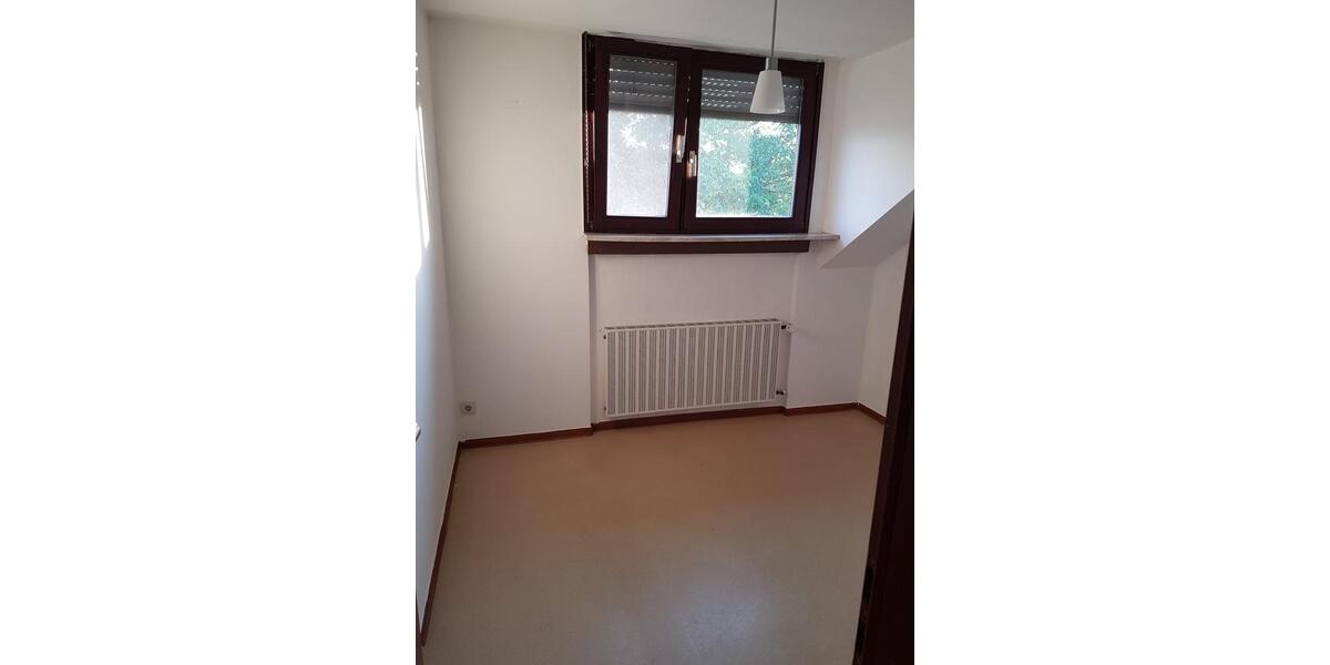 Wohnung Wadgassen, Zentrale Lage, 4 Z,K,Bad, Kellerraum 4 zimmer