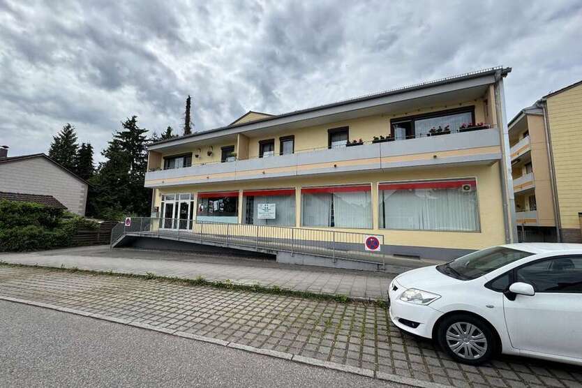 Einzelhandel in Emmering 2.450 € 220 m²