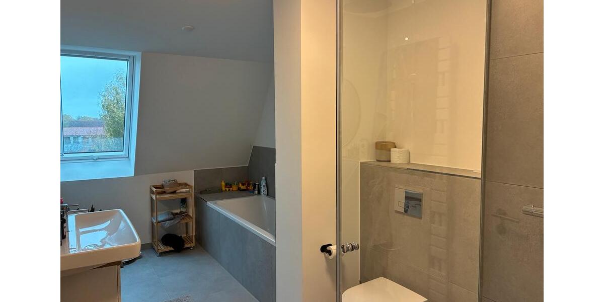 Neuwertige Vier-Zimmer-Wohnung mit Blick ins Grüne 4 zimmer