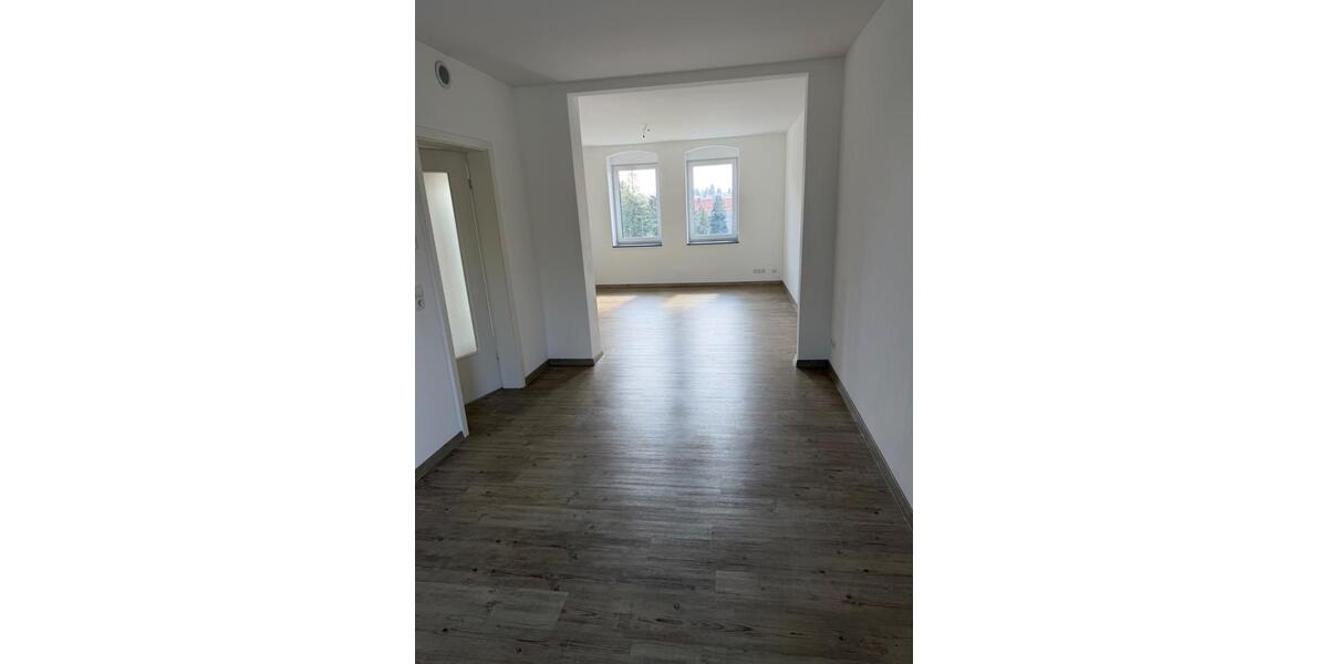 Etagenwohnung Fraureuth - 4 Zimmer, 97 m&sup2;, 772&euro; | Angebot:26226452