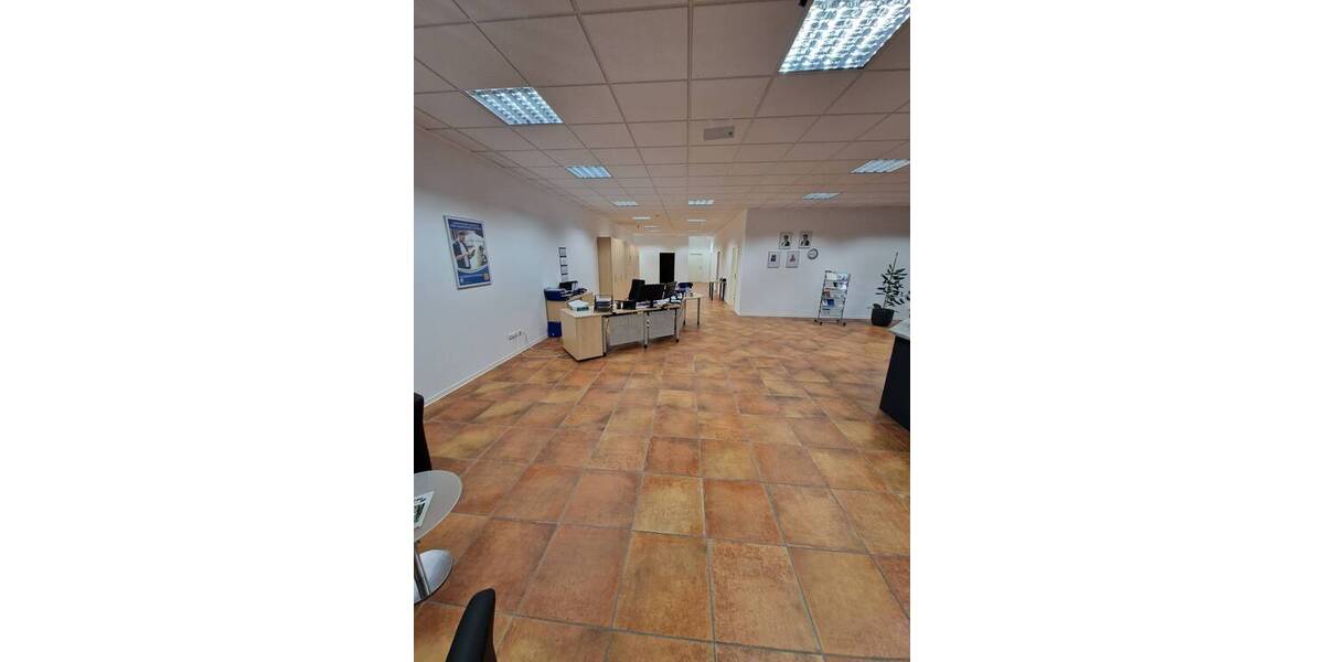 Gewerbeobjekt Lübbecke Nettelstedt - 4 Zimmer, 290 m&sup2;, 2.175&euro; | Angebot:25735991