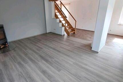 Wohnung Kaarst - 2 Zimmer, 89 m&sup2;, 900&euro; | Angebot:26518347