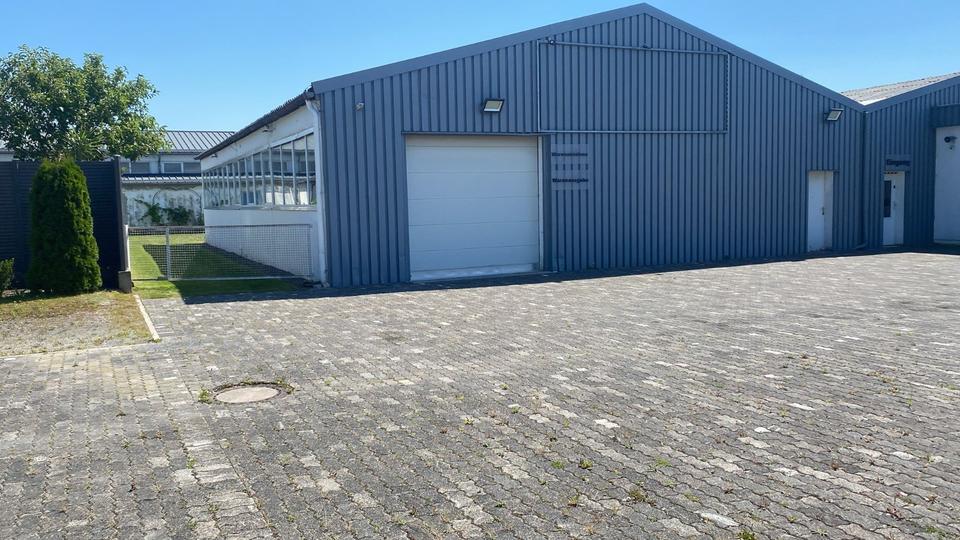 Lagerhalle mit Büroräumen zimmer