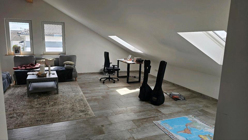Dachgeschoßwohnung Heusweiler - 3 Zimmer, 117 m&sup2;, 950&euro; | Angebot:26180340