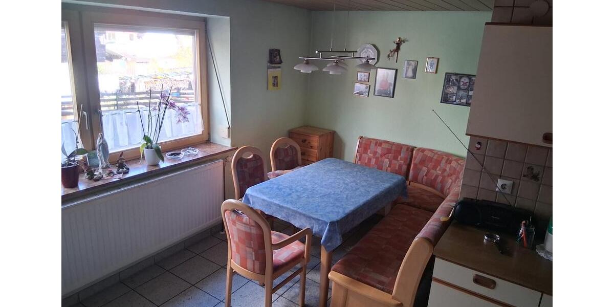 Etagenwohnung Scheer - 5 Zimmer, 161 m&sup2;, 1.299&euro; | Angebot:26023521