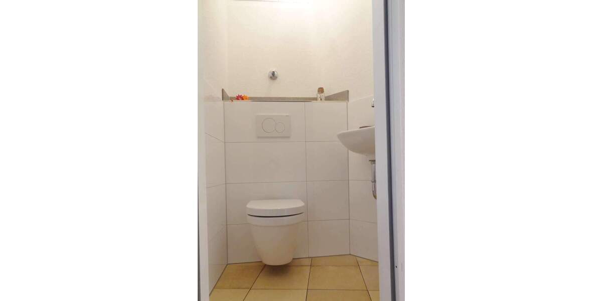 WG-Zimmer mit Einbauschrank in Hechtsheim inkl. W-Lan u.v.m. 1 zimmer