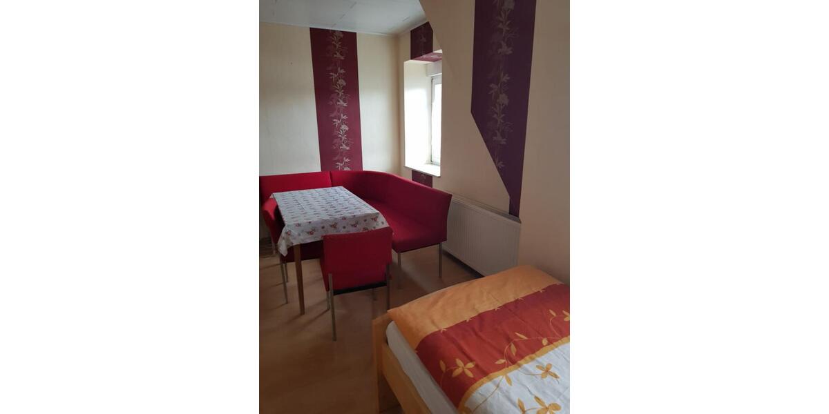 Dachgeschoßwohnung Niederorschel - 4 Zimmer, 80 m&sup2;, 25&euro; | Angebot:17557320