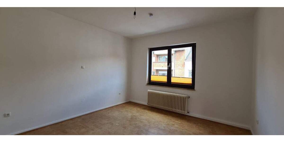 Etagenwohnung Mönchengladbach Stadtmitte - 3 Zimmer, 83 m&sup2;, 830&euro; | Angebot:24713355