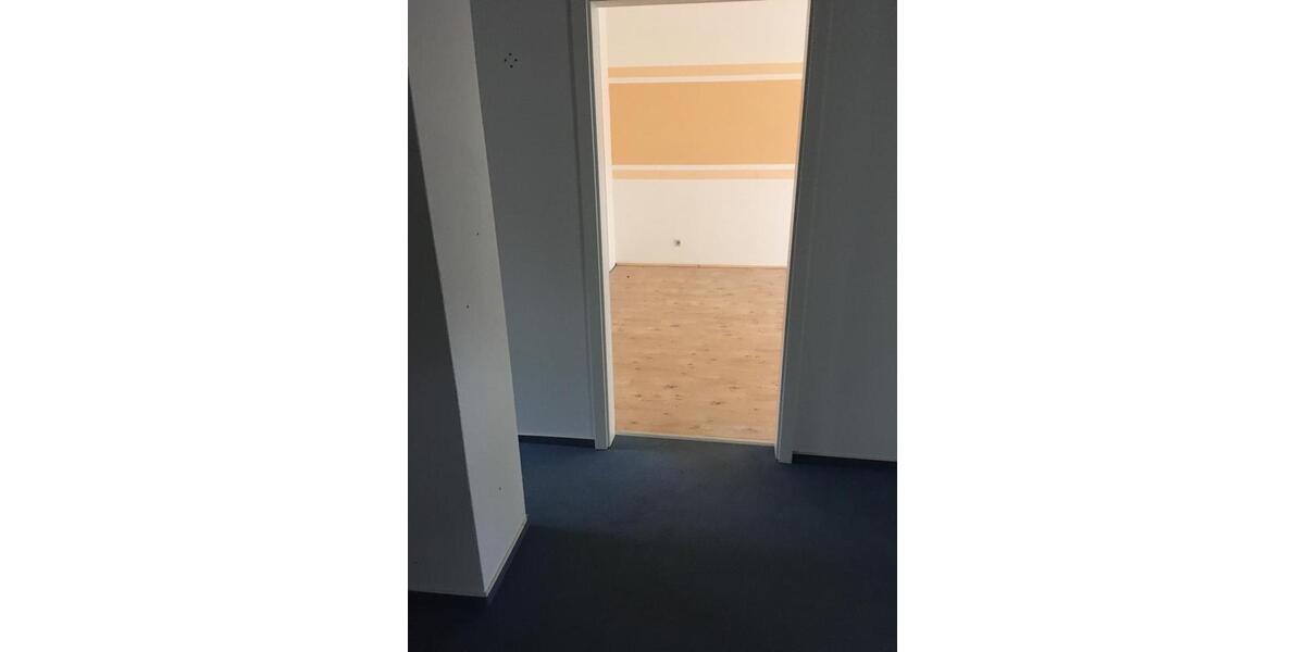 Etagenwohnung Schönheide - 3 Zimmer, 75 m&sup2;, 400&euro; | Angebot:24650264
