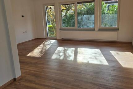 Freistehendes Einfamilienhaus mit zwei separaten Wohneinheiten – 6 zimmer