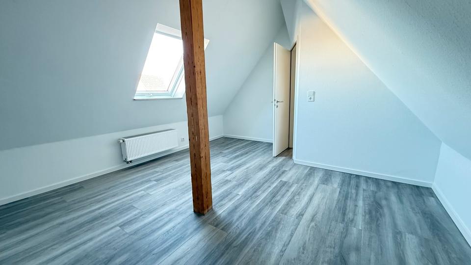 Dachgeschoßwohnung Baiersbronn - 4 Zimmer, 90 m&sup2;, 1.350&euro; | Angebot:26030760