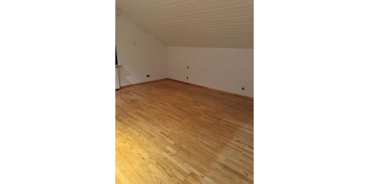 Dachgeschoßwohnung Bürstadt - 2 Zimmer, 85 m&sup2;, 1.000&euro; | Angebot:24658805