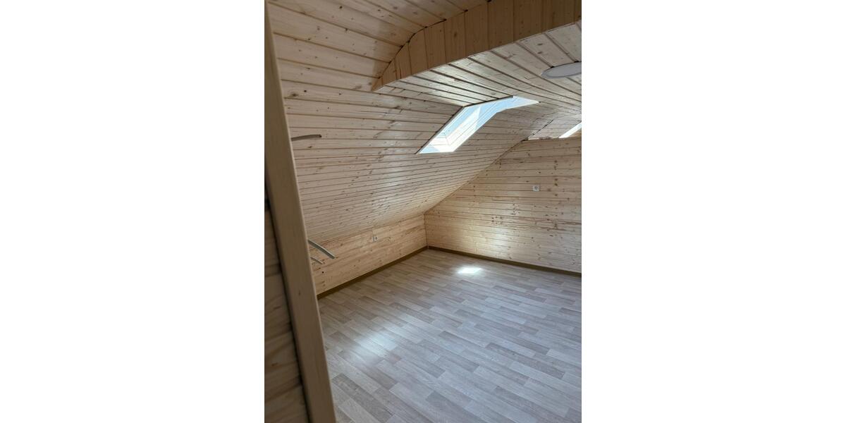 Dachgeschoßwohnung Reiskirchen - 3 Zimmer, 66 m&sup2;, 590&euro; | Angebot:24878830