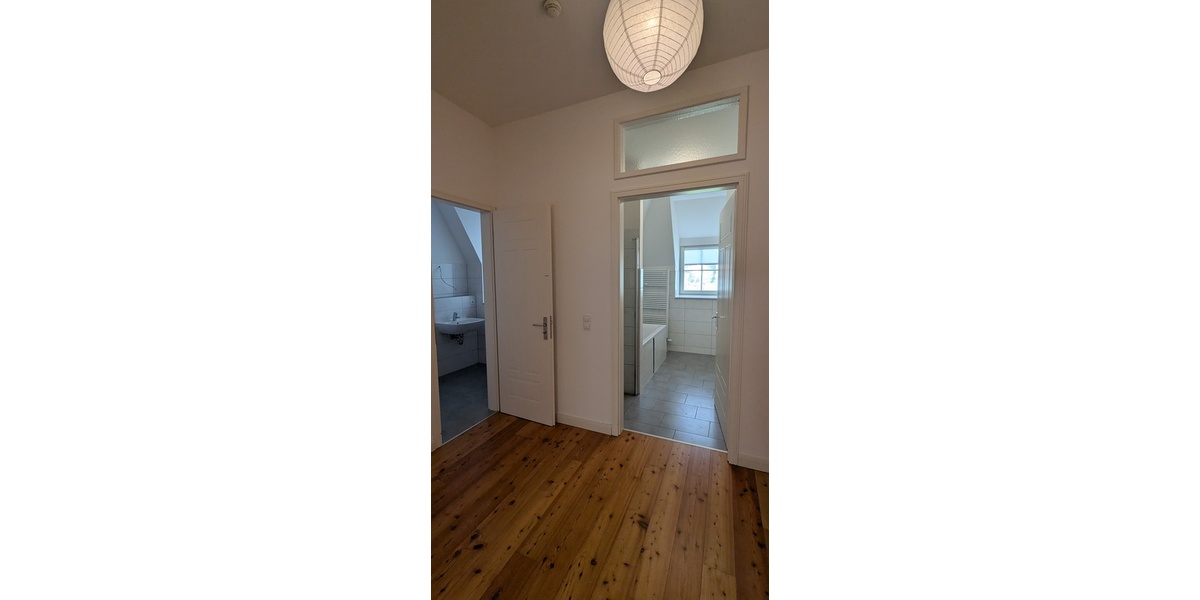 33 m-Dachgeschoss (2 Zimmer) in herzlicher Berufstätigen-WG - Zimmer Magdeburg Altstadt | Angebot:27055772