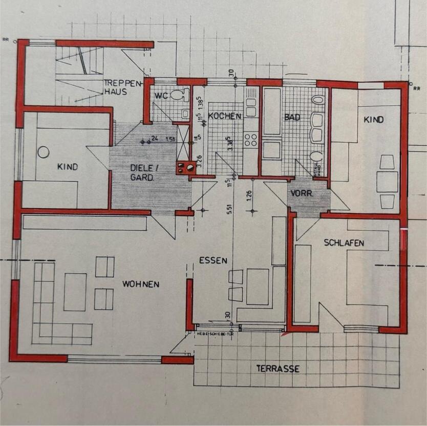 Großzügige 4,5-Zi-Wohnung mit Garten und Garagenstellplatz zimmer