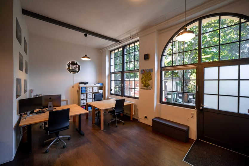 ruhiger Coworking Arbeitsplatz in gemütlichem Büro Johanneskirche