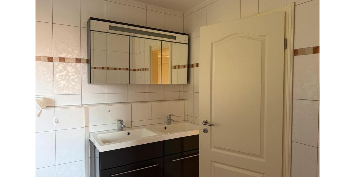 Erdgeschoßwohnung Todesfelde - 3 Zimmer, 92 m&sup2;, 990&euro; | Angebot:25908276