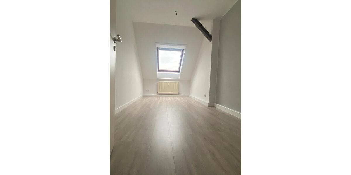 Dachgeschoßwohnung Zwickau Zwickau-West - 2 Zimmer, 56 m&sup2;, 340&euro; | Angebot:26649282