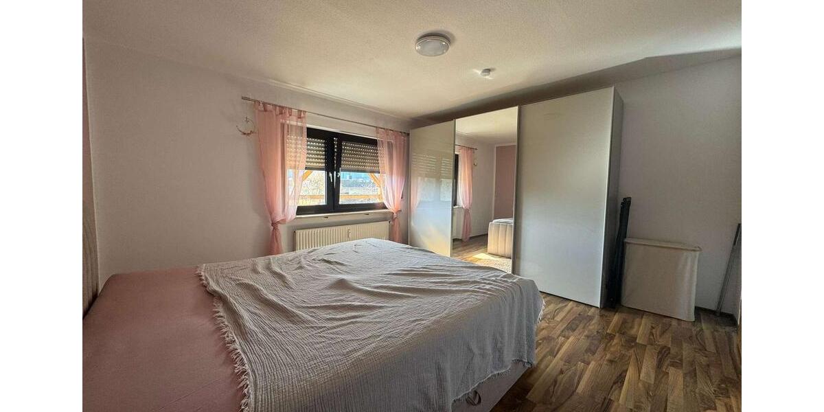 Erdgeschoßwohnung Weidhausen bei Coburg - 3.5 Zimmer, 115 m&sup2;, 850&euro; | Angebot:25841288