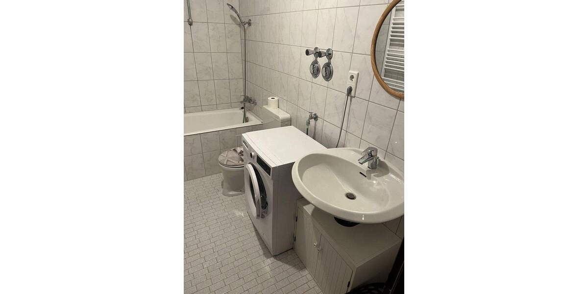 Helle möblierte 75 m² Wohnung mit Panorama & Garage 2 zimmer