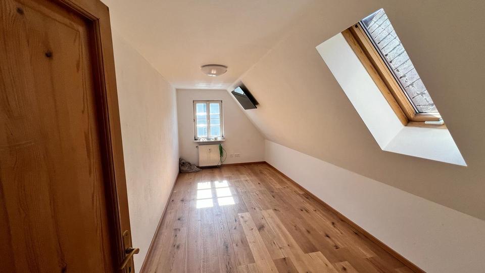 7 Zimmer Wohnung mit Balkon im Zentrum von Neustadt 7 zimmer