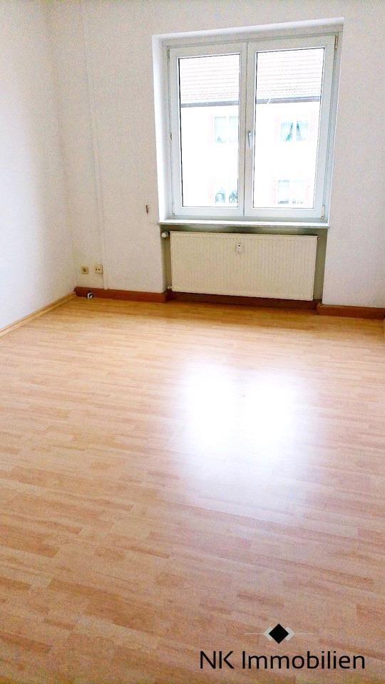 ++ gemütliche 2-Raum EG-Wohnung mit Balkon - frisch renoviert, Tageslichtbad mit Dusche ++