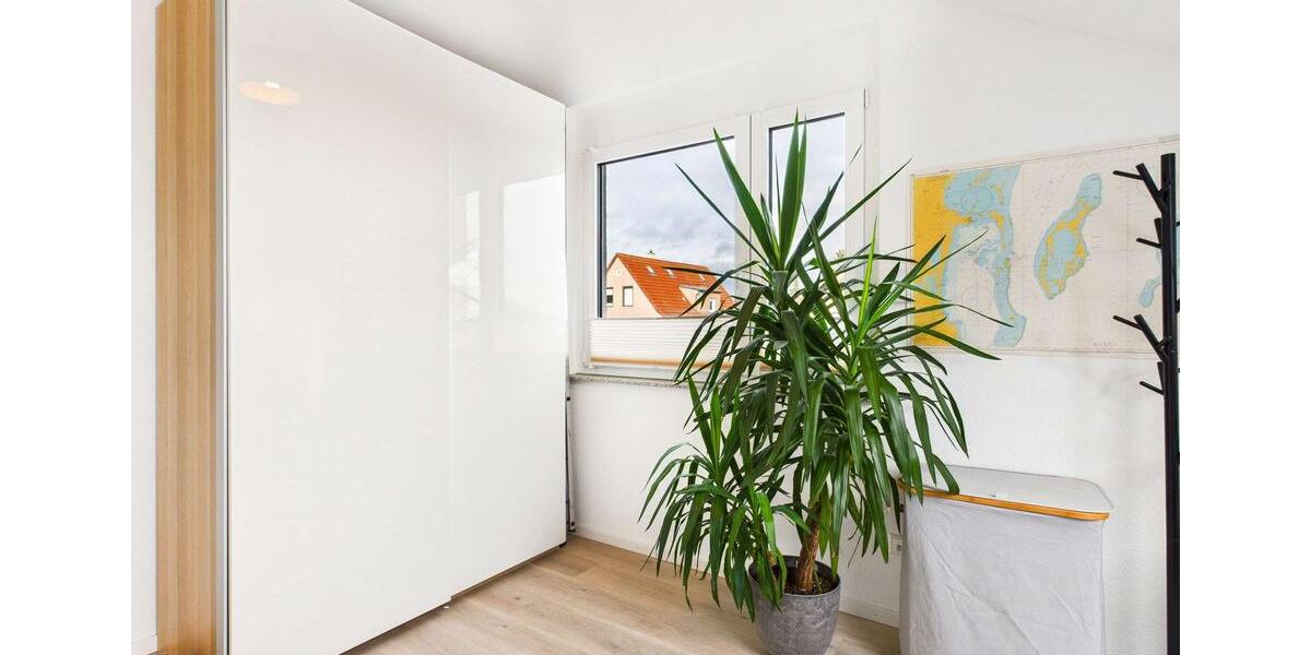 Dachgeschoßwohnung Kornwestheim - 4 Zimmer, 94 m&sup2;, 1.880&euro; | Angebot:24663488