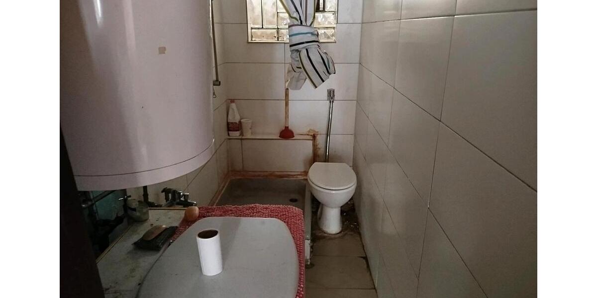 Wohnen auf Zeit Geldersheim - 8 Zimmer, 150 m&sup2;, 350&euro; | Angebot:26303500