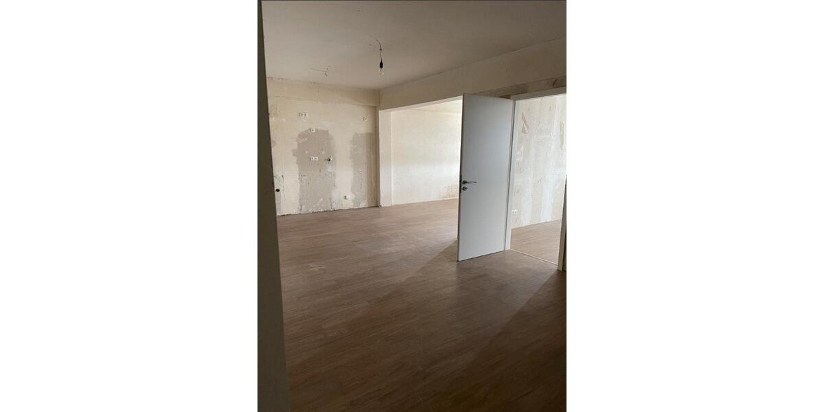 Etagenwohnung Gummersbach - 4 Zimmer, 121 m&sup2;, 990&euro; | Angebot:26676301