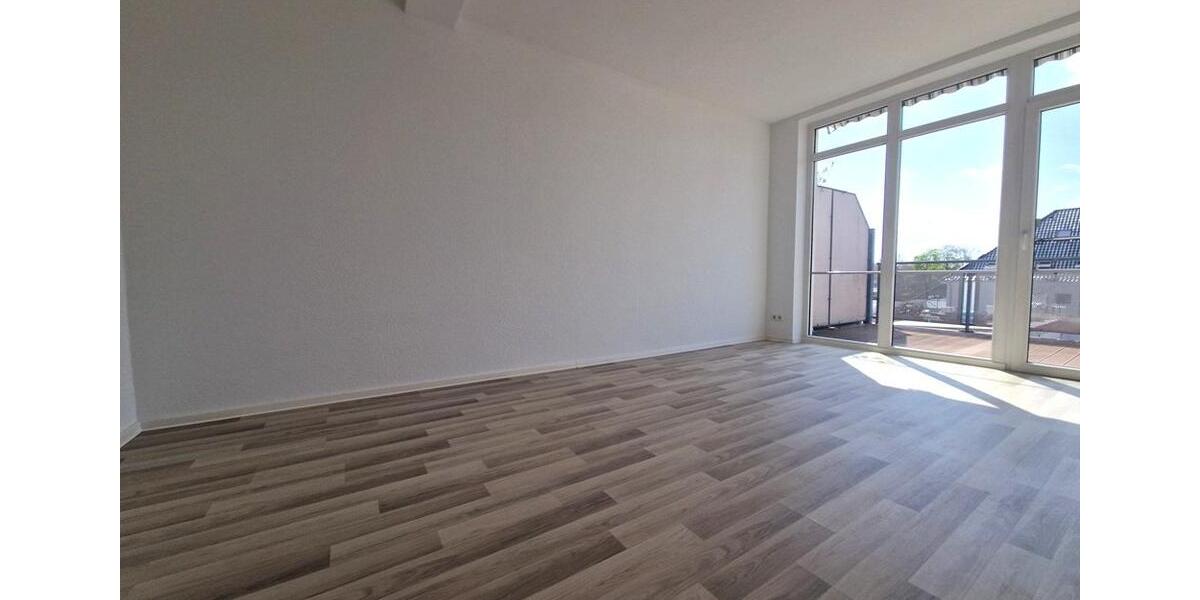 Dachgeschoßwohnung Merseburg - 2 Zimmer, 67 m&sup2;, 530&euro; | Angebot:26236506