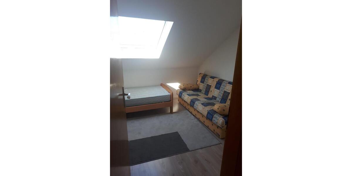 Dachgeschoßwohnung Schmelz - 4 Zimmer, 86 m&sup2;, 1.000&euro; | Angebot:25986605