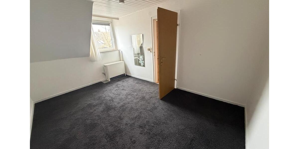 Dachgeschoßwohnung Krefeld - 2 Zimmer, 40 m&sup2;, 700&euro; | Angebot:25211902
