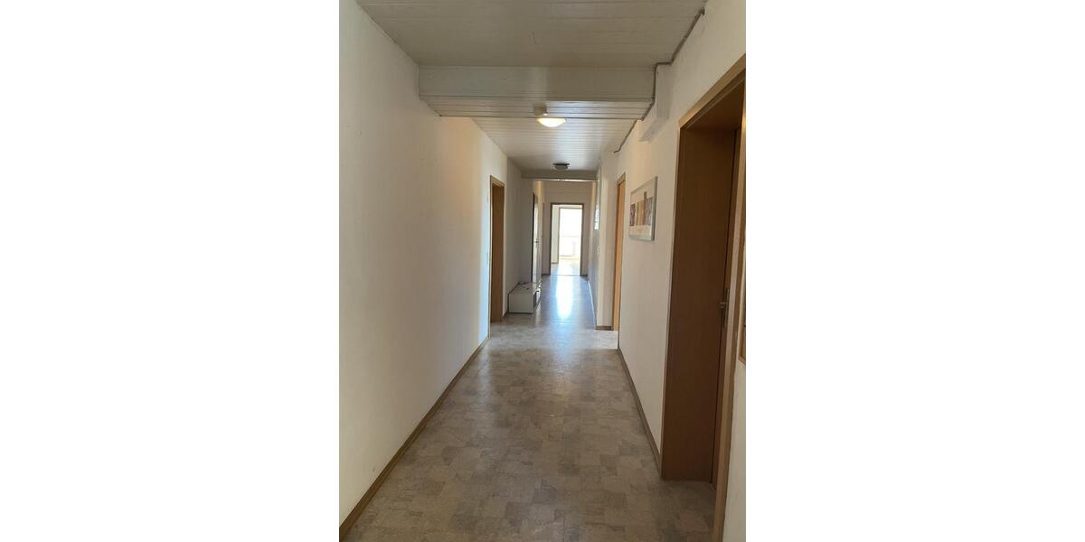 Dachgeschoßwohnung Herne - 9 Zimmer, 180 m&sup2;, 1.530&euro; | Angebot:26126975