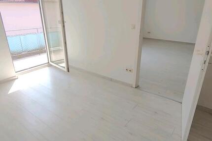 Wohnung in Herrenberg. 2 Zimmer. Sehr Hell. EK Balkon TG & Keller 2 zimmer