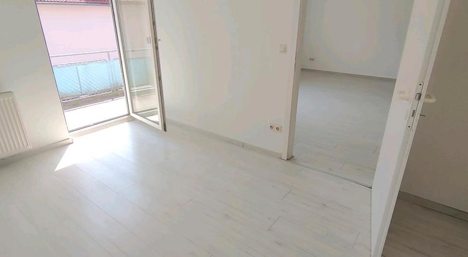 Wohnung in Herrenberg. 2 Zimmer. Sehr Hell. EK Balkon TG & Keller 2 zimmer