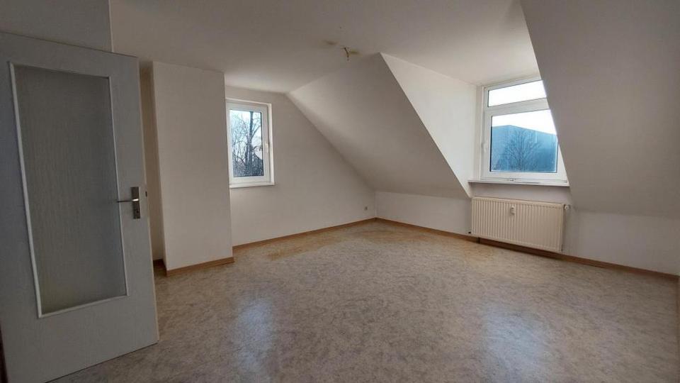 Dachgeschoßwohnung Leisnig - 2 Zimmer, 42 m&sup2;, 250&euro; | Angebot:25717054