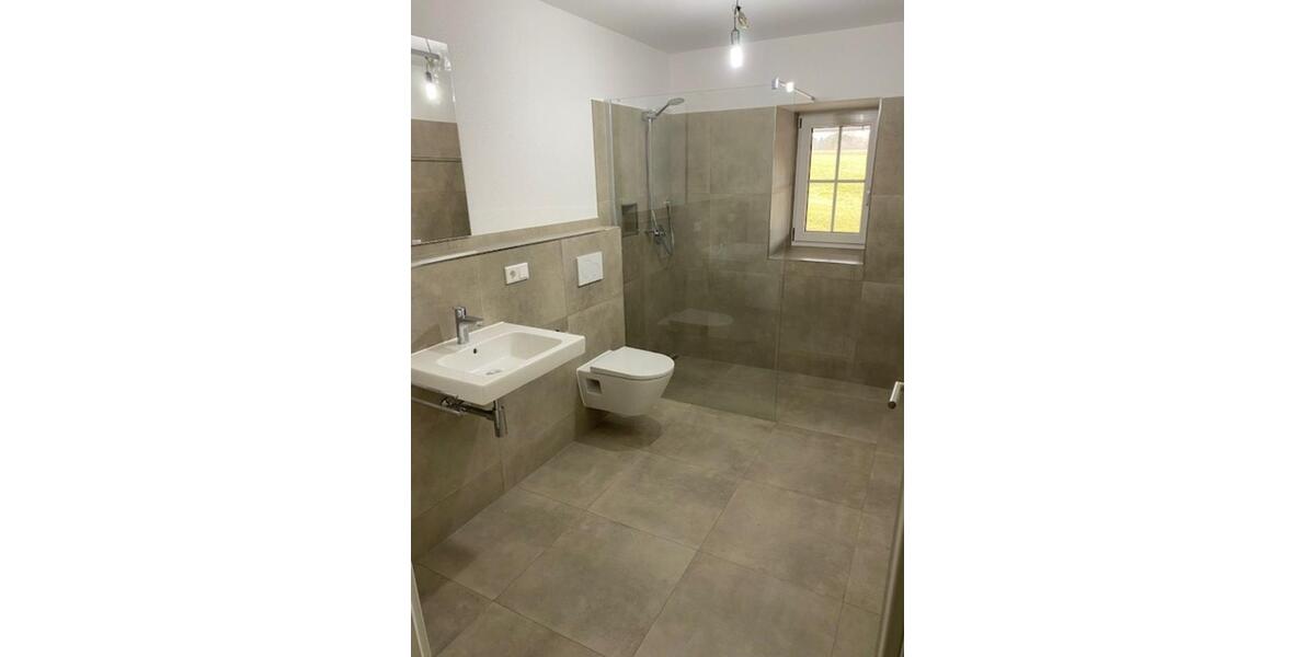 Etagenwohnung Eiselfing - 3 Zimmer, 90 m&sup2;, 1.000&euro; | Angebot:25266220