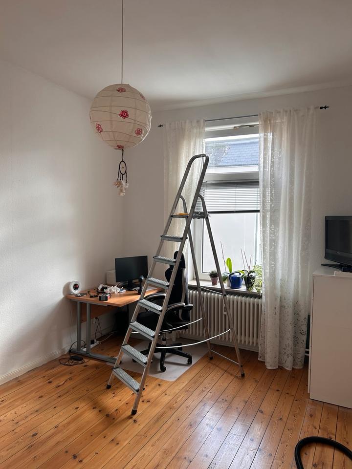 3 Zi Altbau Wohnung in Toplage für 1 Jahr - WG möglich zimmer