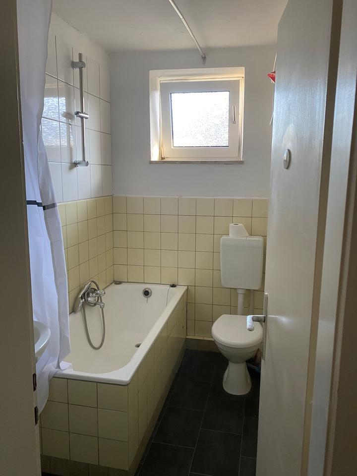2 Zimmer - Wohnung Frisch Saniert! Mit Balkon