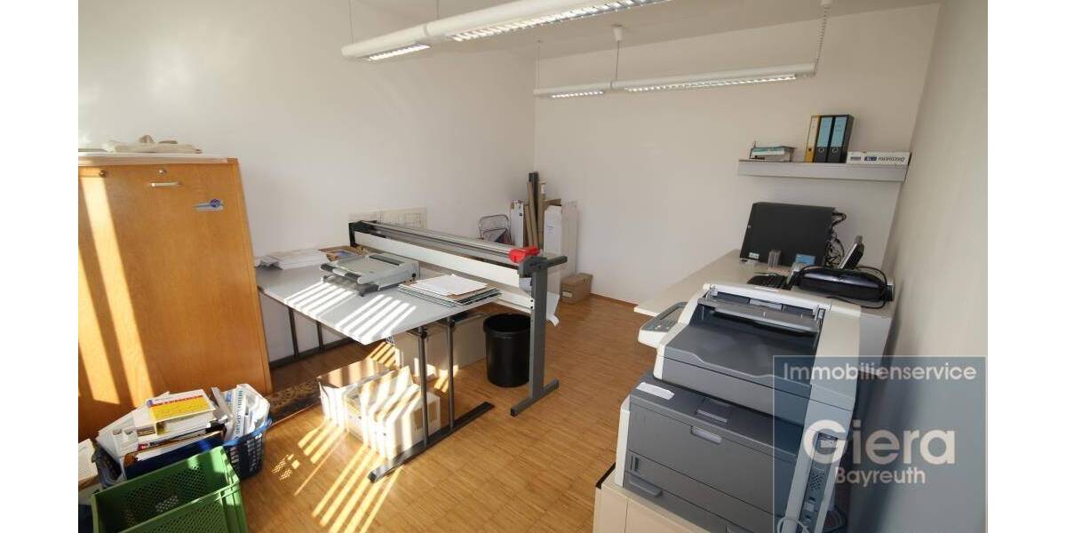 Gewerbeobjekt Warmensteinach - 5 Zimmer, 135 m&sup2;, 945&euro; | Angebot:25725807