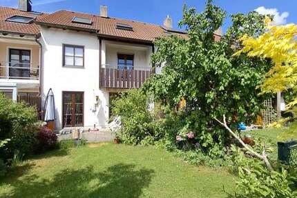 Haus Königsbrunn - 5 Zimmer, 151 m&sup2;, 1.800&euro; | Angebot:26781341