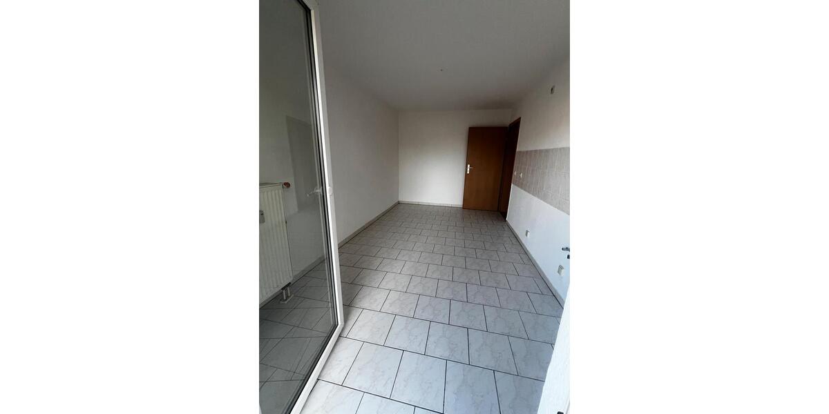 Hochparterre Döbeln - 1 Zimmer, 43 m&sup2;, 280&euro; | Angebot:25988079