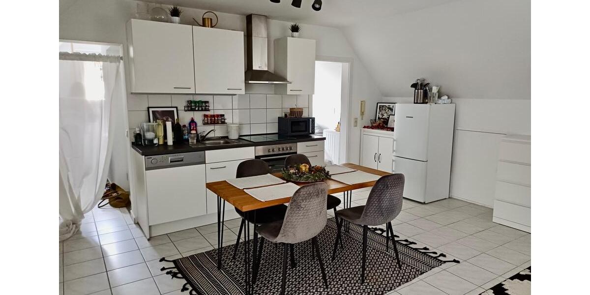 Lichtdurchflutete ein Zimmer Dachgeschosswohnung in Nieder-Olm 1 zimmer